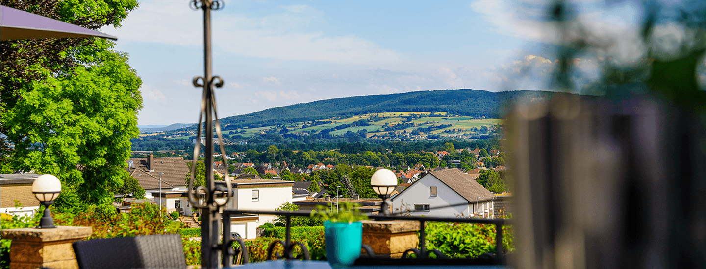 Ausblick vom Alten Zollhaus über das Wesertal